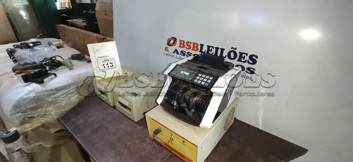 LOTE 113 - 01 MÁQUINA DE CONTAR CÉDULAS, 02 IMPRESSORAS DE ETIQUETAS MARCA ARGOX E 01 FURADEIRA ULTRASSÓNICA MODELO 350 MARCA VIKING. (NO ESTADO) ATENÇÃO! FAZER A VISITAÇÃO ANTES DE ARREMATAR, NÃO SABEMOS SE FUNCIONA, LEILÃO NÃO TEM GARANTIA E NEM DEVOLUÇÃO, SUJEITO A POSSÍVEIS AVARIAS VISÍVEIS/OCULTAS E/OU AUSÊNCIA DE COMPONENTES.