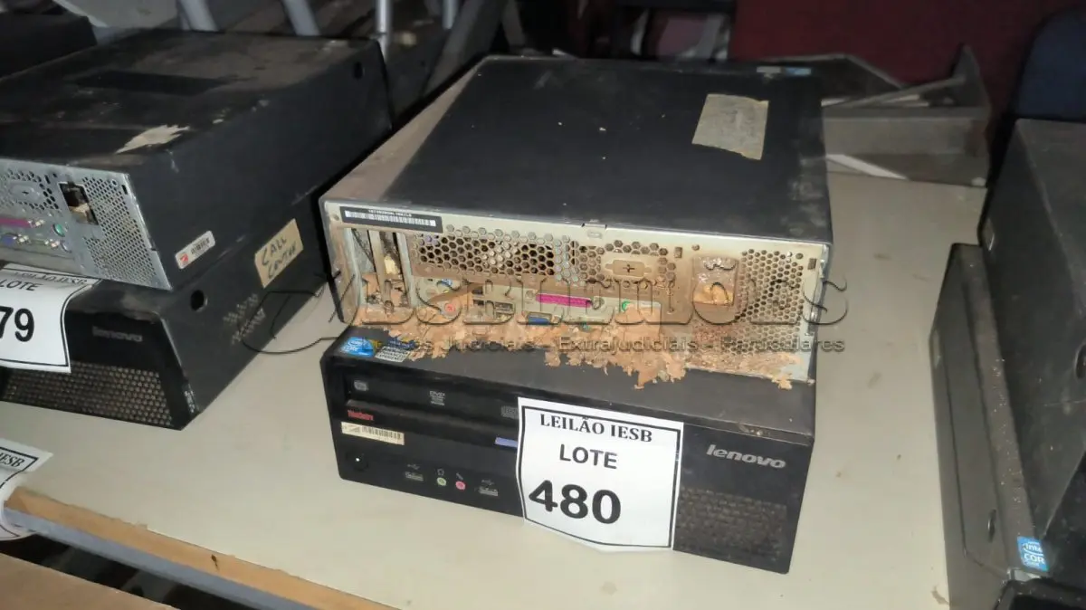 LOTE 480 - 02 CPUS LENOVO. (NO ESTADO) ATENÇÃO! FAZER A VISITAÇÃO ANTES DE ARREMATAR, NÃO SABEMOS SE FUNCIONA, LEILÃO NÃO TEM GARANTIA E NEM DEVOLUÇÃO, SUJEITO A POSSÍVEIS AVARIAS VISÍVEIS/OCULTAS E/OU AUSÊNCIA DE COMPONENTES.