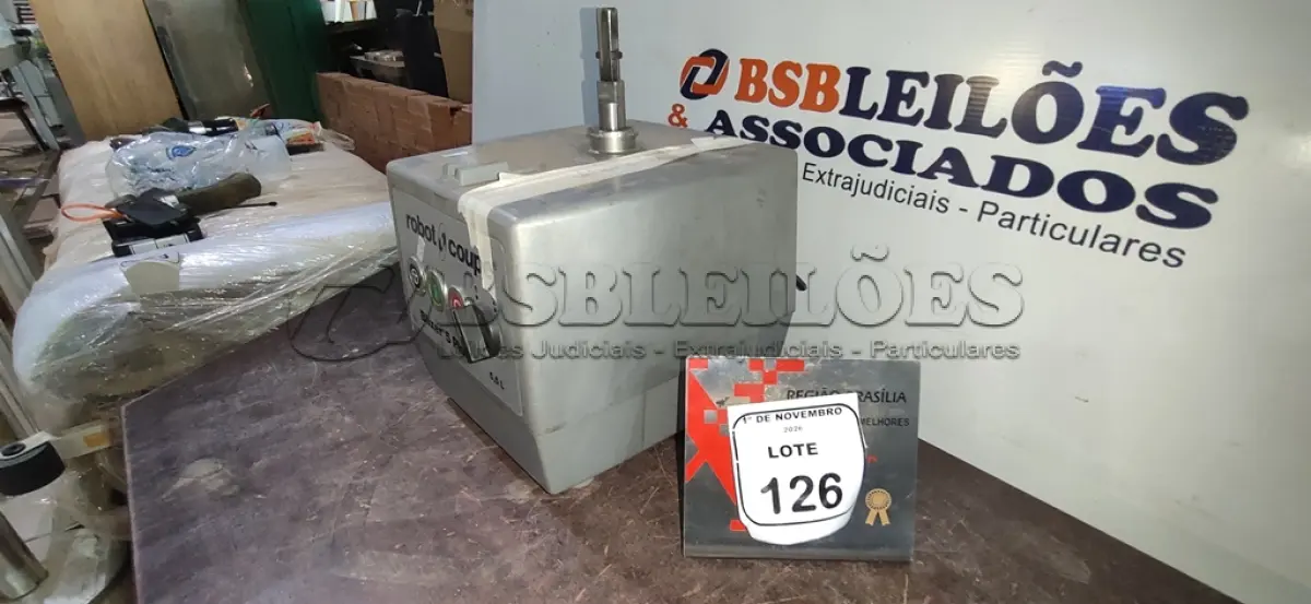 LOTE 126 - 01 MULTIPROCESSADOR DE ALIMENTOS PROFISSIONAL  MODELO BLIXER 5 PLUS MARCA ROBOT COUPE INCOMPLETO. (NO ESTADO) ATENÇÃO! FAZER A VISITAÇÃO ANTES DE ARREMATAR, NÃO SABEMOS SE FUNCIONA, LEILÃO NÃO TEM GARANTIA E NEM DEVOLUÇÃO, SUJEITO A POSSÍVEIS AVARIAS VISÍVEIS/OCULTAS E/OU AUSÊNCIA DE COMPONENTES.