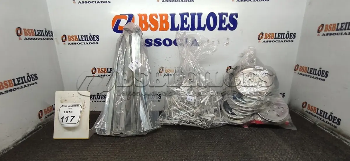LOTE 117 - 01 LOTE COM GRANDE QUANTIDADE DE RALOS DE BANHEIRO, GANCHOS PARA EXPOSITORES E HASTES DE FIXAÇÃO. (NO ESTADO) ATENÇÃO! FAZER A VISITAÇÃO ANTES DE ARREMATAR, NÃO SABEMOS SE FUNCIONA, LEILÃO NÃO TEM GARANTIA E NEM DEVOLUÇÃO, SUJEITO A POSSÍVEIS AVARIAS VISÍVEIS/OCULTAS E/OU AUSÊNCIA DE COMPONENTES.