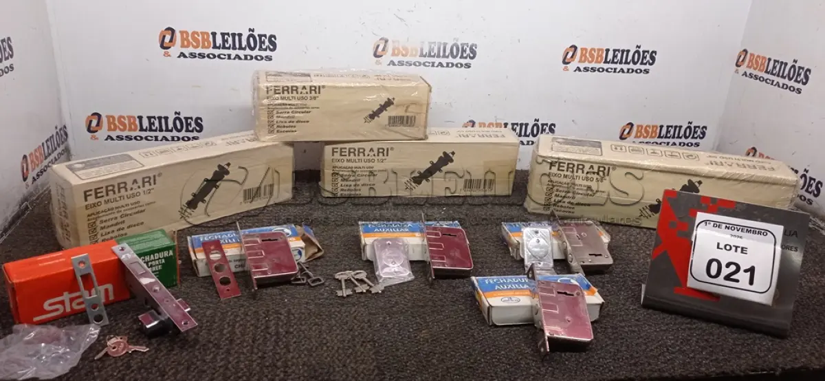 LOTE 021 - 01 FECHADURA PARA PORTA DE CORRER, 04 FECHADURAS AUXILIARES, 04 EIXOS MULTIUSO 5/8’’ MARCA FERRARI E VÁRIOS RALOS DE PIA. (NO ESTADO) ATENÇÃO! FAZER A VISITAÇÃO ANTES DE ARREMATAR, NÃO SABEMOS SE FUNCIONA, LEILÃO NÃO TEM GARANTIA E NEM DEVOLUÇÃO, SUJEITO A POSSÍVEIS AVARIAS VISÍVEIS/OCULTAS E/OU AUSÊNCIA DE COMPONENTES.