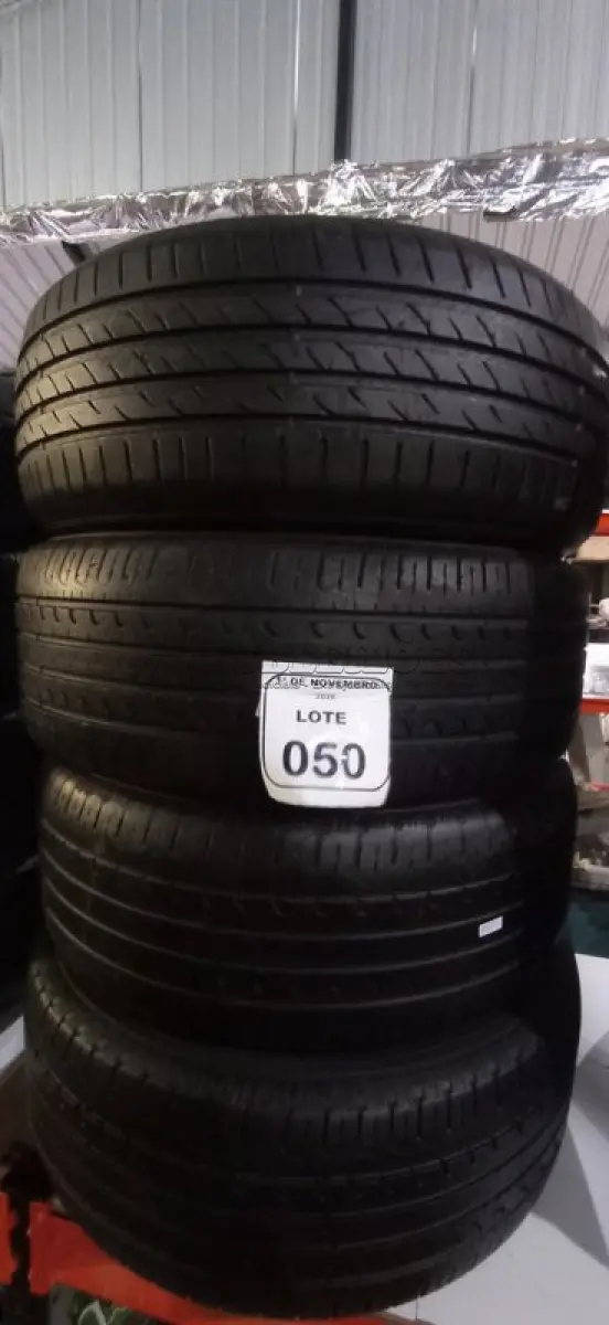 LOTE 050 - 04 PNEUS TAMANHO 215/55 R17 USADOS. (NO ESTADO) ATENÇÃO! FAZER A VISITAÇÃO ANTES DE ARREMATAR, NÃO SABEMOS SE FUNCIONA, LEILÃO NÃO TEM GARANTIA E NEM DEVOLUÇÃO, SUJEITO A POSSÍVEIS AVARIAS VISÍVEIS/OCULTAS E/OU AUSÊNCIA DE COMPONENTES.