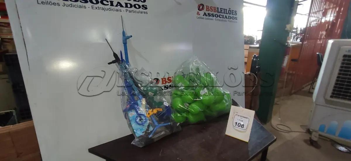 LOTE 108 - 01 LOTE COM VÁRIOS ASPERSORES DE ÁGUA E BOIA PARA CAIXA D’AGUA ½ E 3/4. (NO ESTADO) ATENÇÃO! FAZER A VISITAÇÃO ANTES DE ARREMATAR, NÃO SABEMOS SE FUNCIONA, LEILÃO NÃO TEM GARANTIA E NEM DEVOLUÇÃO, SUJEITO A POSSÍVEIS AVARIAS VISÍVEIS/OCULTAS E/OU AUSÊNCIA DE COMPONENTES.