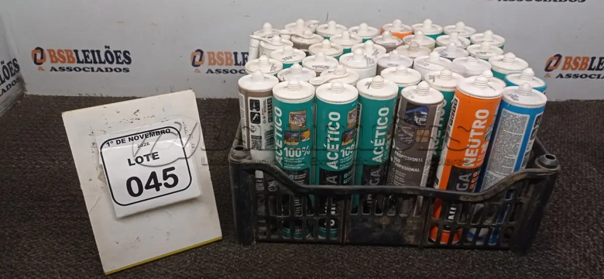 LOTE 045 - 50 BISNAGAS DE SILICONE E PU DE MARCAS E MODELOS DIVERSOS. (NO ESTADO) ATENÇÃO! FAZER A VISITAÇÃO ANTES DE ARREMATAR, NÃO SABEMOS SE FUNCIONA, LEILÃO NÃO TEM GARANTIA E NEM DEVOLUÇÃO, SUJEITO A POSSÍVEIS AVARIAS VISÍVEIS/OCULTAS E/OU AUSÊNCIA DE COMPONENTES.