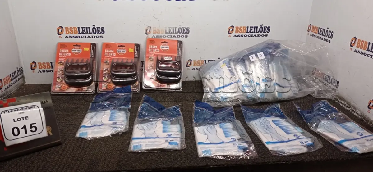 LOTE 015 - 03 GARRAS DE URSO E GRANDE QUANTIDADE DE LUVAS PLÁSTICAS DESCARTÁVEIS. (NO ESTADO) ATENÇÃO! FAZER A VISITAÇÃO ANTES DE ARREMATAR, NÃO SABEMOS SE FUNCIONA, LEILÃO NÃO TEM GARANTIA E NEM DEVOLUÇÃO, SUJEITO A POSSÍVEIS AVARIAS VISÍVEIS/OCULTAS E/OU AUSÊNCIA DE COMPONENTES.