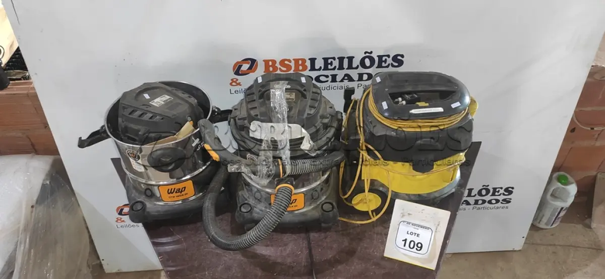 LOTE 109 - 01 ASPIRADOR MODELO T 15/1 MARCA KARCHER E 02 ASPIRADORES DE ÁGUA E PÓ MODELO GTW INOX 20 MARCA WAP PARA RETIRADA DE PEÇAS. (NO ESTADO) ATENÇÃO! FAZER A VISITAÇÃO ANTES DE ARREMATAR, NÃO SABEMOS SE FUNCIONA, LEILÃO NÃO TEM GARANTIA E NEM DEVOLUÇÃO, SUJEITO A POSSÍVEIS AVARIAS VISÍVEIS/OCULTAS E/OU AUSÊNCIA DE COMPONENTES.