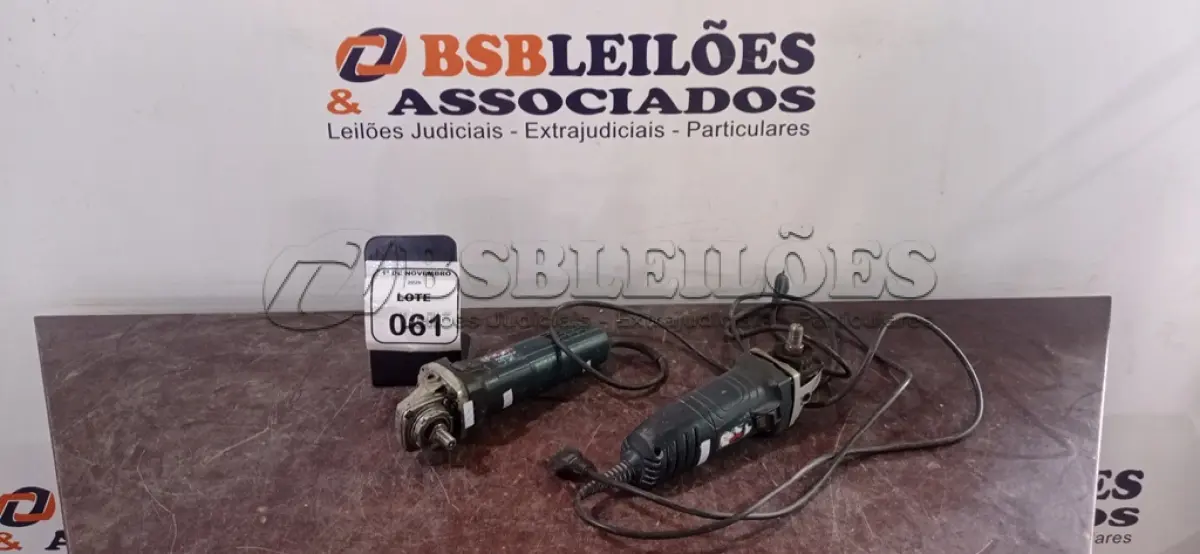 LOTE 061 - 02 ESMERILHADEIRAS MARCA BOSCH INCOMPLETAS. (NO ESTADO) ATENÇÃO! FAZER A VISITAÇÃO ANTES DE ARREMATAR, NÃO SABEMOS SE FUNCIONA, LEILÃO NÃO TEM GARANTIA E NEM DEVOLUÇÃO, SUJEITO A POSSÍVEIS AVARIAS VISÍVEIS/OCULTAS E/OU AUSÊNCIA DE COMPONENTES.