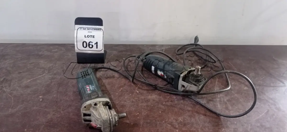 LOTE 061 - 02 ESMERILHADEIRAS MARCA BOSCH INCOMPLETAS. (NO ESTADO) ATENÇÃO! FAZER A VISITAÇÃO ANTES DE ARREMATAR, NÃO SABEMOS SE FUNCIONA, LEILÃO NÃO TEM GARANTIA E NEM DEVOLUÇÃO, SUJEITO A POSSÍVEIS AVARIAS VISÍVEIS/OCULTAS E/OU AUSÊNCIA DE COMPONENTES.