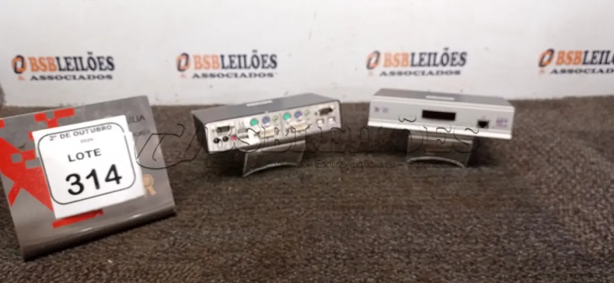 LOTE 314 - 02 GATEWASE EXPANSORES KVM MARCA ADDERLINK IP GOLD. (NO ESTADO) ATENÇÃO! FAZER A VISITAÇÃO ANTES DE ARREMATAR, NÃO SABEMOS SE FUNCIONA, LEILÃO NÃO TEM GARANTIA E NEM DEVOLUÇÃO, SUJEITO A POSSÍVEIS AVARIAS VISÍVEIS/OCULTAS E/OU AUSÊNCIA DE COMPONENTES.