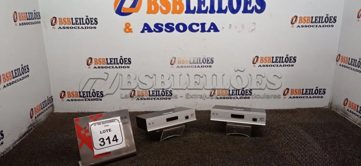 LOTE 314 - 02 GATEWASE EXPANSORES KVM MARCA ADDERLINK IP GOLD. (NO ESTADO) ATENÇÃO! FAZER A VISITAÇÃO ANTES DE ARREMATAR, NÃO SABEMOS SE FUNCIONA, LEILÃO NÃO TEM GARANTIA E NEM DEVOLUÇÃO, SUJEITO A POSSÍVEIS AVARIAS VISÍVEIS/OCULTAS E/OU AUSÊNCIA DE COMPONENTES.