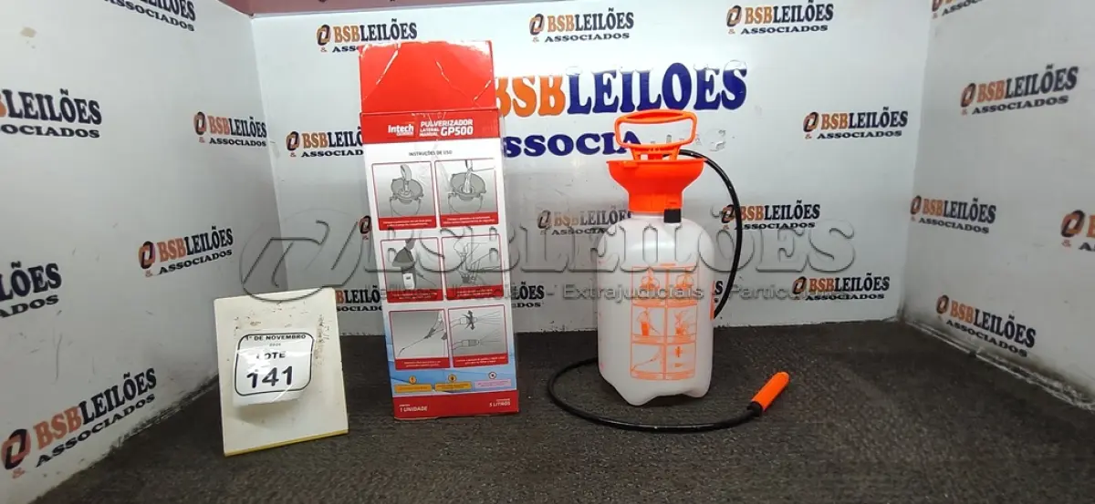 LOTE 141 - 01 PULVERIZADOR LATERAL MANUAL MODELO GP500. (NO ESTADO) ATENÇÃO! FAZER A VISITAÇÃO ANTES DE ARREMATAR, NÃO SABEMOS SE FUNCIONA, LEILÃO NÃO TEM GARANTIA E NEM DEVOLUÇÃO, SUJEITO A POSSÍVEIS AVARIAS VISÍVEIS/OCULTAS E/OU AUSÊNCIA DE COMPONENTES.
