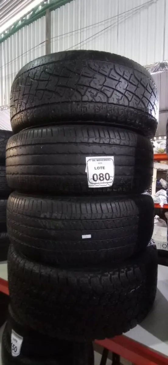 LOTE 080 - 04 PNEUS TAMANHO 265/60 R18. (NO ESTADO) ATENÇÃO! FAZER A VISITAÇÃO ANTES DE ARREMATAR, NÃO SABEMOS SE FUNCIONA, LEILÃO NÃO TEM GARANTIA E NEM DEVOLUÇÃO, SUJEITO A POSSÍVEIS AVARIAS VISÍVEIS/OCULTAS E/OU AUSÊNCIA DE COMPONENTES.