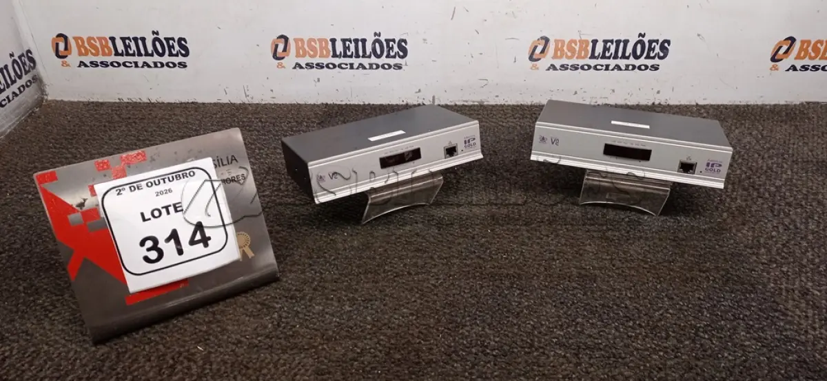 LOTE 314 - 02 GATEWASE EXPANSORES KVM MARCA ADDERLINK IP GOLD. (NO ESTADO) ATENÇÃO! FAZER A VISITAÇÃO ANTES DE ARREMATAR, NÃO SABEMOS SE FUNCIONA, LEILÃO NÃO TEM GARANTIA E NEM DEVOLUÇÃO, SUJEITO A POSSÍVEIS AVARIAS VISÍVEIS/OCULTAS E/OU AUSÊNCIA DE COMPONENTES.