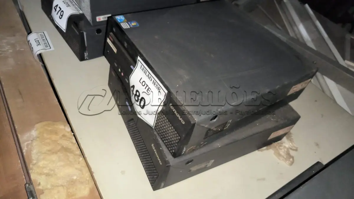 LOTE 480 - 02 CPUS LENOVO. (NO ESTADO) ATENÇÃO! FAZER A VISITAÇÃO ANTES DE ARREMATAR, NÃO SABEMOS SE FUNCIONA, LEILÃO NÃO TEM GARANTIA E NEM DEVOLUÇÃO, SUJEITO A POSSÍVEIS AVARIAS VISÍVEIS/OCULTAS E/OU AUSÊNCIA DE COMPONENTES.