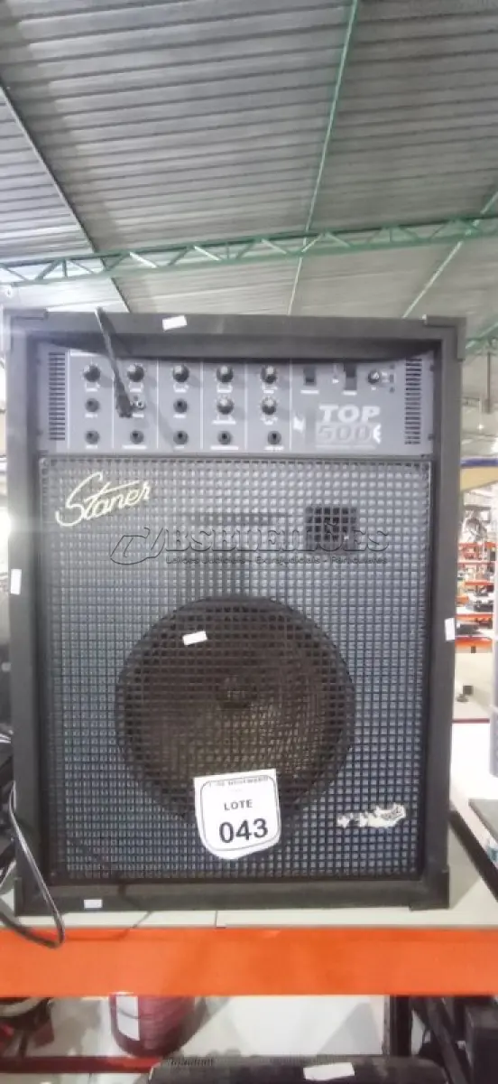 LOTE 043 - 01 CAIXA DE SOM AMPLIFICADA MODELO TOP 500 MARCA STANER. (NO ESTADO) ATENÇÃO! FAZER A VISITAÇÃO ANTES DE ARREMATAR, NÃO SABEMOS SE FUNCIONA, LEILÃO NÃO TEM GARANTIA E NEM DEVOLUÇÃO, SUJEITO A POSSÍVEIS AVARIAS VISÍVEIS/OCULTAS E/OU AUSÊNCIA DE COMPONENTES.
