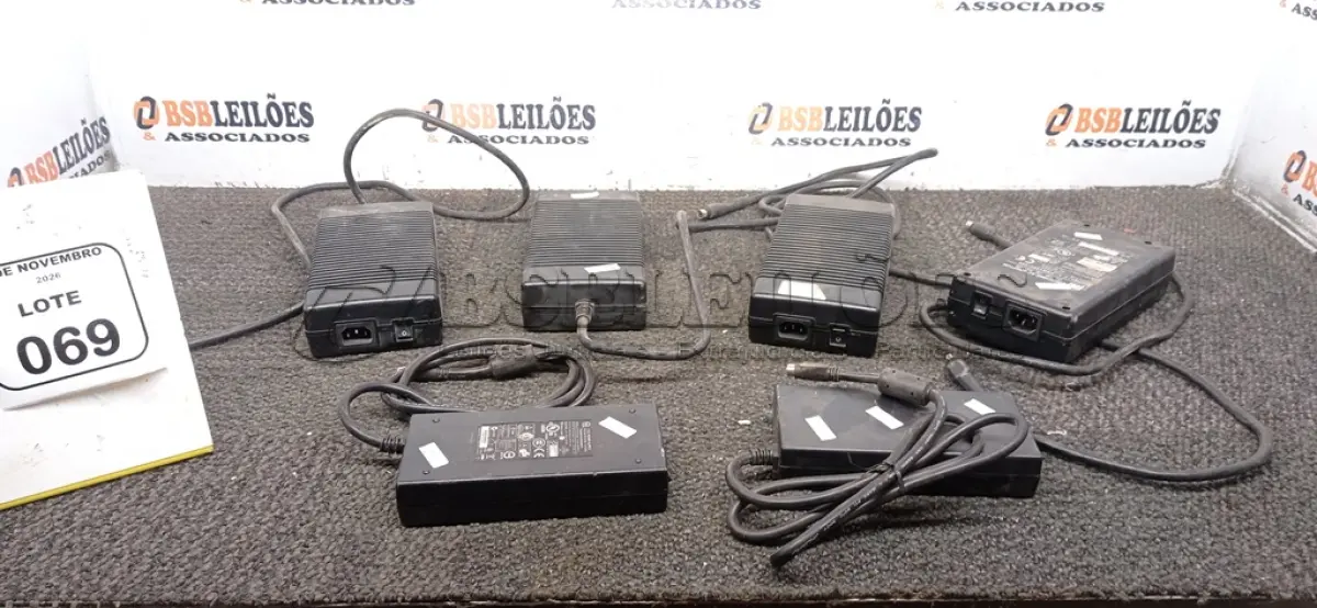 LOTE 069 - 06 FONTES DE ALIMENTAÇÃO CHAVEADAS. (NO ESTADO) ATENÇÃO! FAZER A VISITAÇÃO ANTES DE ARREMATAR, NÃO SABEMOS SE FUNCIONA, LEILÃO NÃO TEM GARANTIA E NEM DEVOLUÇÃO, SUJEITO A POSSÍVEIS AVARIAS VISÍVEIS/OCULTAS E/OU AUSÊNCIA DE COMPONENTES.