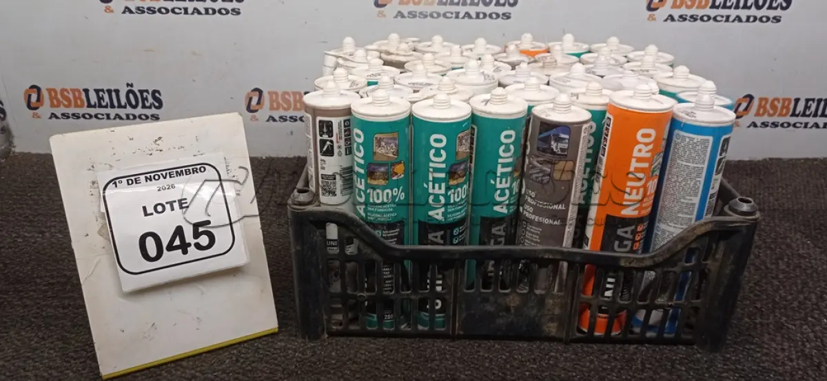 LOTE 045 - 50 BISNAGAS DE SILICONE E PU DE MARCAS E MODELOS DIVERSOS. (NO ESTADO) ATENÇÃO! FAZER A VISITAÇÃO ANTES DE ARREMATAR, NÃO SABEMOS SE FUNCIONA, LEILÃO NÃO TEM GARANTIA E NEM DEVOLUÇÃO, SUJEITO A POSSÍVEIS AVARIAS VISÍVEIS/OCULTAS E/OU AUSÊNCIA DE COMPONENTES.
