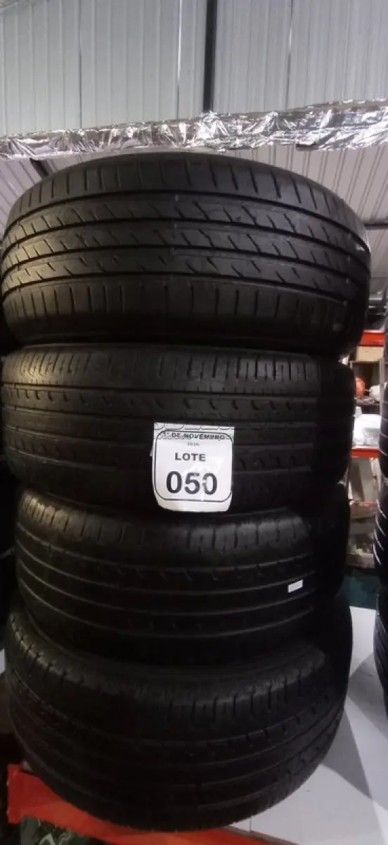 LOTE 050 - 04 PNEUS TAMANHO 215/55 R17 USADOS. (NO ESTADO) ATENÇÃO! FAZER A VISITAÇÃO ANTES DE ARREMATAR, NÃO SABEMOS SE FUNCIONA, LEILÃO NÃO TEM GARANTIA E NEM DEVOLUÇÃO, SUJEITO A POSSÍVEIS AVARIAS VISÍVEIS/OCULTAS E/OU AUSÊNCIA DE COMPONENTES.