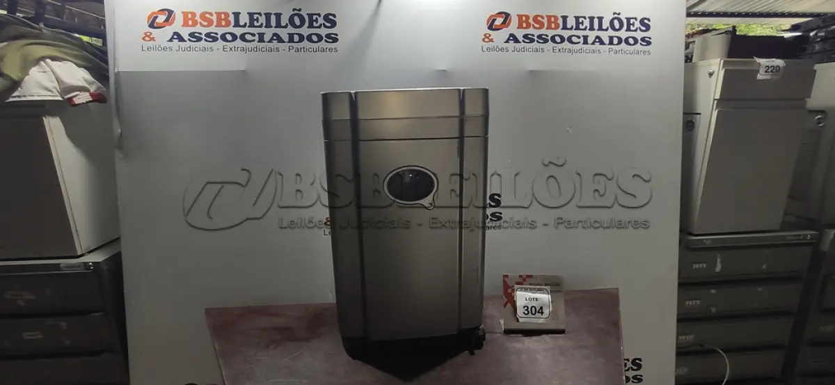 LOTE 304 - 01 FRAGMENTADORA DE PAPEL MODELO HYSSON A-2325. (NO ESTADO) ATENÇÃO! FAZER A VISITAÇÃO ANTES DE ARREMATAR, NÃO SABEMOS SE FUNCIONA, LEILÃO NÃO TEM GARANTIA E NEM DEVOLUÇÃO, SUJEITO A POSSÍVEIS AVARIAS VISÍVEIS/OCULTAS E/OU AUSÊNCIA DE COMPONENTES.