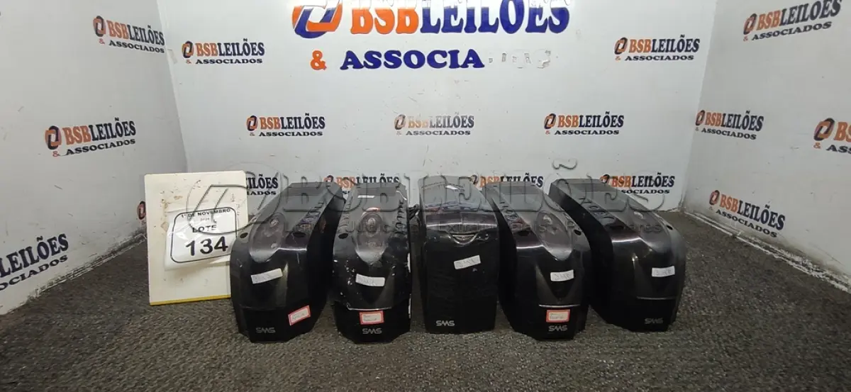 LOTE 134 - 05 NOBREAKS MARCA SMS. (NO ESTADO) ATENÇÃO! FAZER A VISITAÇÃO ANTES DE ARREMATAR, NÃO SABEMOS SE FUNCIONA, LEILÃO NÃO TEM GARANTIA E NEM DEVOLUÇÃO, SUJEITO A POSSÍVEIS AVARIAS VISÍVEIS/OCULTAS E/OU AUSÊNCIA DE COMPONENTES.