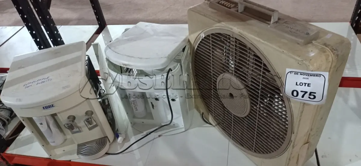 LOTE 075 - 02 PURIFICADORES DE ÁGUA E 01 VENTILADOR PARA RETIRADA DE PEÇAS. (NO ESTADO) ATENÇÃO! FAZER A VISITAÇÃO ANTES DE ARREMATAR, NÃO SABEMOS SE FUNCIONA, LEILÃO NÃO TEM GARANTIA E NEM DEVOLUÇÃO, SUJEITO A POSSÍVEIS AVARIAS VISÍVEIS/OCULTAS E/OU AUSÊNCIA DE COMPONENTES.