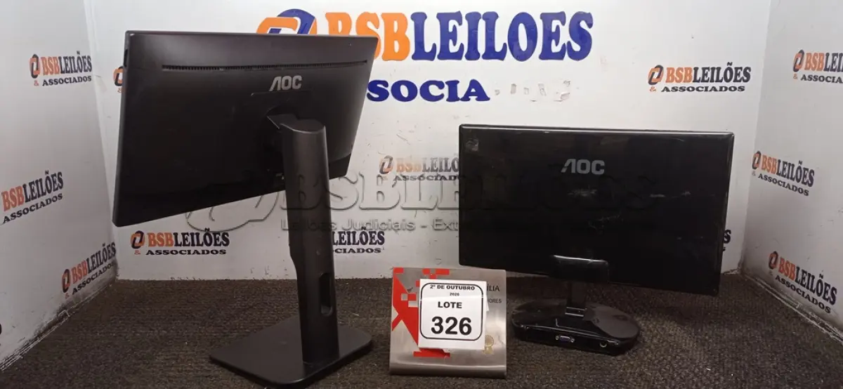 LOTE 326 - 02 MONITORES MARCA AOC. (NO ESTADO) ATENÇÃO! FAZER A VISITAÇÃO ANTES DE ARREMATAR, NÃO SABEMOS SE FUNCIONA, LEILÃO NÃO TEM GARANTIA E NEM DEVOLUÇÃO, SUJEITO A POSSÍVEIS AVARIAS VISÍVEIS/OCULTAS E/OU AUSÊNCIA DE COMPONENTES.