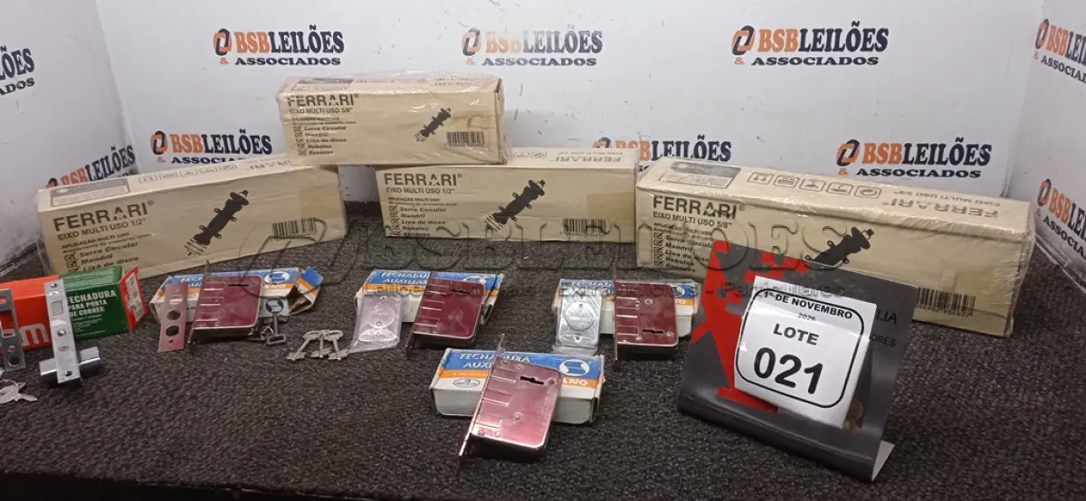 LOTE 021 - 01 FECHADURA PARA PORTA DE CORRER, 04 FECHADURAS AUXILIARES, 04 EIXOS MULTIUSO 5/8’’ MARCA FERRARI E VÁRIOS RALOS DE PIA. (NO ESTADO) ATENÇÃO! FAZER A VISITAÇÃO ANTES DE ARREMATAR, NÃO SABEMOS SE FUNCIONA, LEILÃO NÃO TEM GARANTIA E NEM DEVOLUÇÃO, SUJEITO A POSSÍVEIS AVARIAS VISÍVEIS/OCULTAS E/OU AUSÊNCIA DE COMPONENTES.