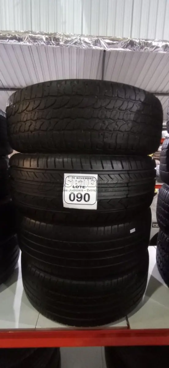 LOTE 090 - 04 PNEUS TAMANHO 215/65 R16. (NO ESTADO) ATENÇÃO! FAZER A VISITAÇÃO ANTES DE ARREMATAR, NÃO SABEMOS SE FUNCIONA, LEILÃO NÃO TEM GARANTIA E NEM DEVOLUÇÃO, SUJEITO A POSSÍVEIS AVARIAS VISÍVEIS/OCULTAS E/OU AUSÊNCIA DE COMPONENTES.