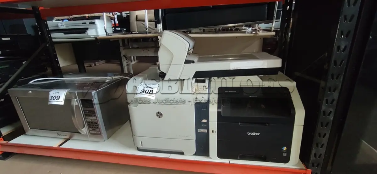 LOTE 308 - 02 IMPRESSORAS MARCAS BROTHER E HP E 01 SCANNER MARCA FUJITSU. (NO ESTADO) ATENÇÃO! FAZER A VISITAÇÃO ANTES DE ARREMATAR, NÃO SABEMOS SE FUNCIONA, LEILÃO NÃO TEM GARANTIA E NEM DEVOLUÇÃO, SUJEITO A POSSÍVEIS AVARIAS VISÍVEIS/OCULTAS E/OU AUSÊNCIA DE COMPONENTES.