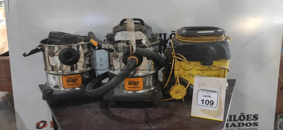 LOTE 109 - 01 ASPIRADOR MODELO T 15/1 MARCA KARCHER E 02 ASPIRADORES DE ÁGUA E PÓ MODELO GTW INOX 20 MARCA WAP PARA RETIRADA DE PEÇAS. (NO ESTADO) ATENÇÃO! FAZER A VISITAÇÃO ANTES DE ARREMATAR, NÃO SABEMOS SE FUNCIONA, LEILÃO NÃO TEM GARANTIA E NEM DEVOLUÇÃO, SUJEITO A POSSÍVEIS AVARIAS VISÍVEIS/OCULTAS E/OU AUSÊNCIA DE COMPONENTES.