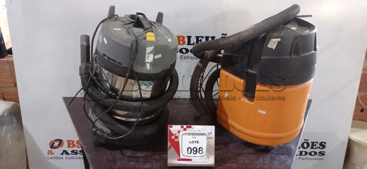 LOTE 098 - 02 ASPIRADORES DE PÓ MARCAS KARCHER E WAP. (NO ESTADO) ATENÇÃO! FAZER A VISITAÇÃO ANTES DE ARREMATAR, NÃO SABEMOS SE FUNCIONA, LEILÃO NÃO TEM GARANTIA E NEM DEVOLUÇÃO, SUJEITO A POSSÍVEIS AVARIAS VISÍVEIS/OCULTAS E/OU AUSÊNCIA DE COMPONENTES.