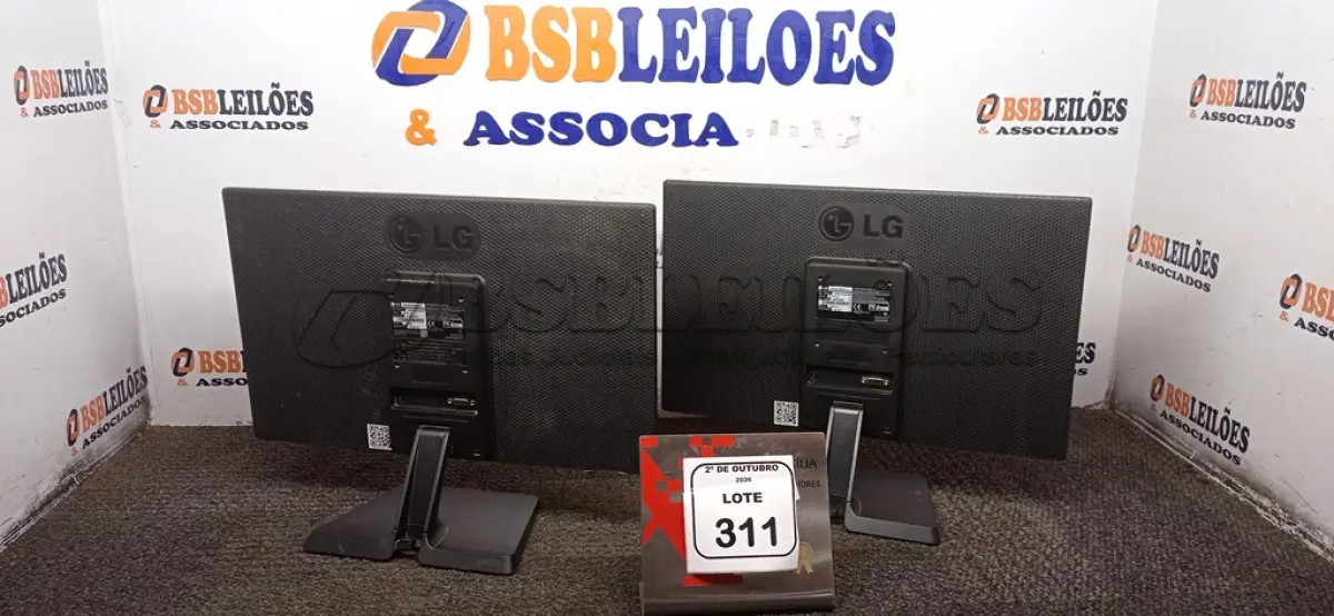 LOTE 311 - 02 MONITORES MARCA HP. (NO ESTADO) ATENÇÃO! FAZER A VISITAÇÃO ANTES DE ARREMATAR, NÃO SABEMOS SE FUNCIONA, LEILÃO NÃO TEM GARANTIA E NEM DEVOLUÇÃO, SUJEITO A POSSÍVEIS AVARIAS VISÍVEIS/OCULTAS E/OU AUSÊNCIA DE COMPONENTES.