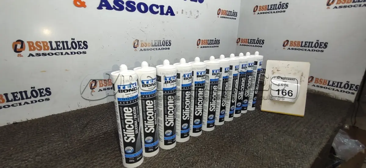 LOTE 166 - 12 CARTUCHOS DE SILICONE ACÉTICO USO GERAL NA COR PRETA DE 280G CADA MARCA TEK BOND. (NO ESTADO) ATENÇÃO! FAZER A VISITAÇÃO ANTES DE ARREMATAR, NÃO SABEMOS SE FUNCIONA, LEILÃO NÃO TEM GARANTIA E NEM DEVOLUÇÃO, SUJEITO A POSSÍVEIS AVARIAS VISÍVEIS/OCULTAS E/OU AUSÊNCIA DE COMPONENTES.