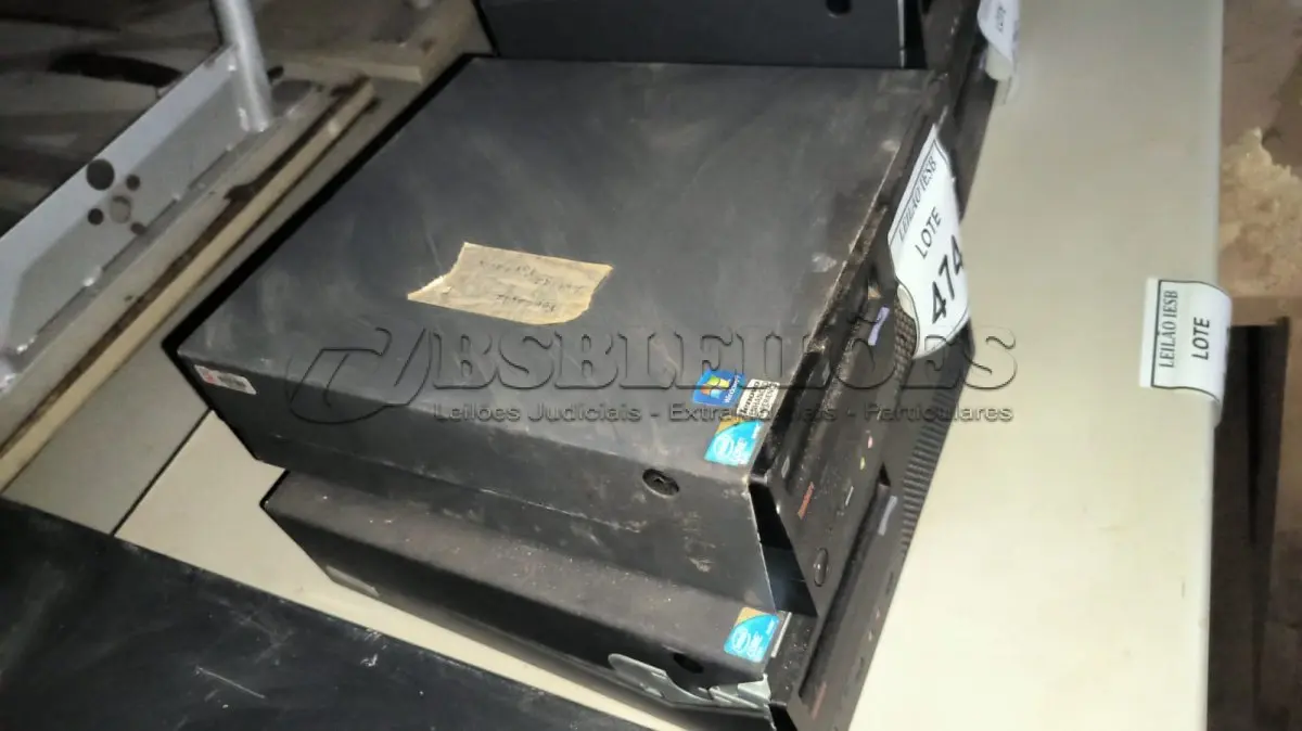 LOTE 474 - 02 CPUS LENOVO. (NO ESTADO) ATENÇÃO! FAZER A VISITAÇÃO ANTES DE ARREMATAR, NÃO SABEMOS SE FUNCIONA, LEILÃO NÃO TEM GARANTIA E NEM DEVOLUÇÃO, SUJEITO A POSSÍVEIS AVARIAS VISÍVEIS/OCULTAS E/OU AUSÊNCIA DE COMPONENTES.