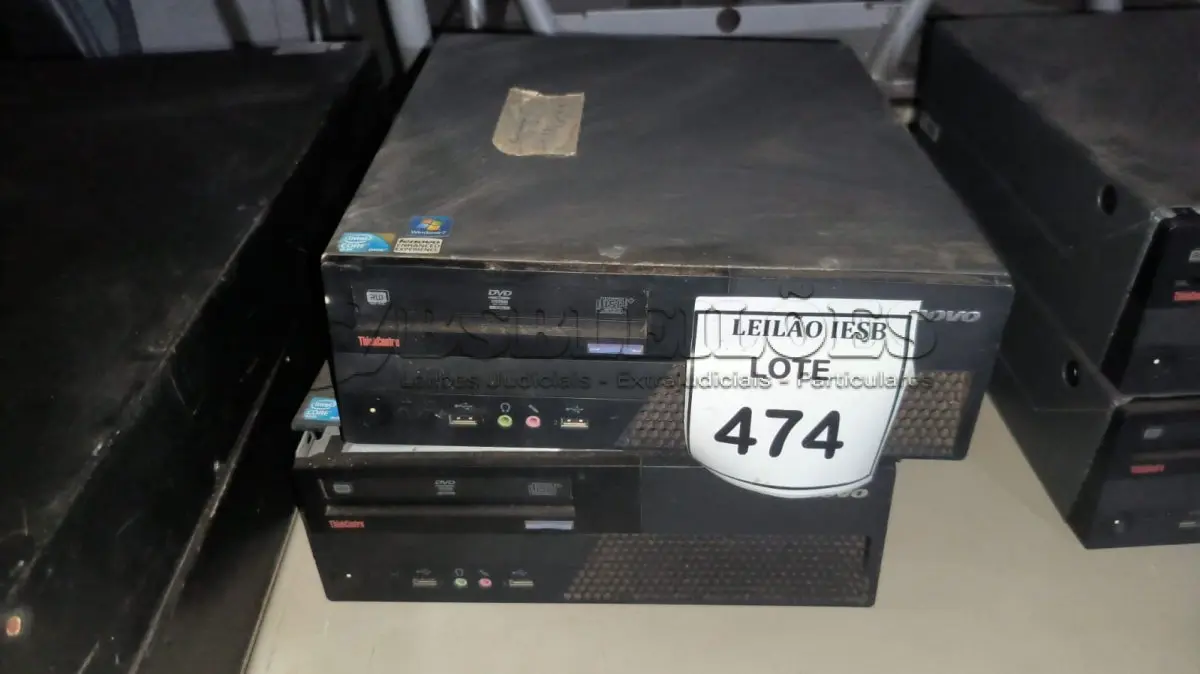 LOTE 474 - 02 CPUS LENOVO. (NO ESTADO) ATENÇÃO! FAZER A VISITAÇÃO ANTES DE ARREMATAR, NÃO SABEMOS SE FUNCIONA, LEILÃO NÃO TEM GARANTIA E NEM DEVOLUÇÃO, SUJEITO A POSSÍVEIS AVARIAS VISÍVEIS/OCULTAS E/OU AUSÊNCIA DE COMPONENTES.