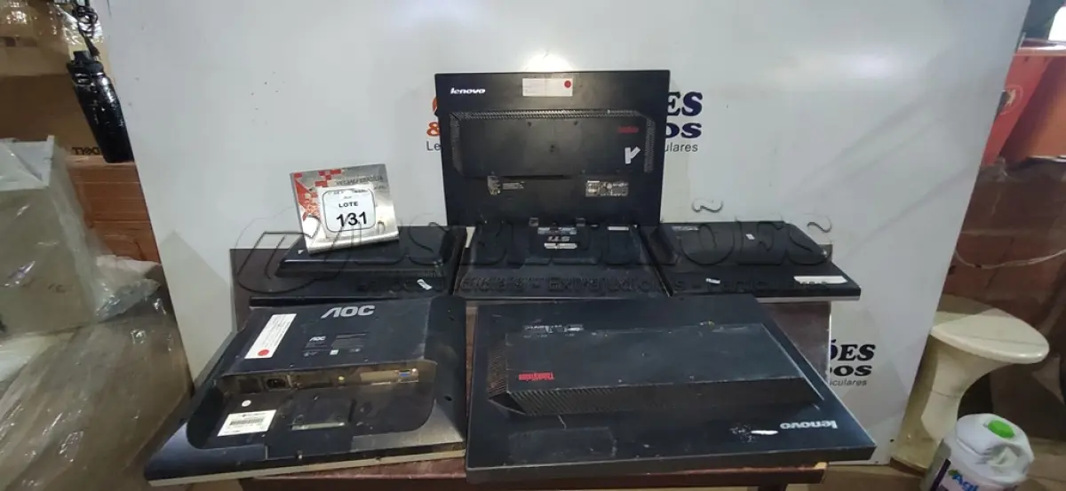 LOTE 131 - 06 MONITORES DE MARCAS E MODELOS DIVERSOS. (NO ESTADO) ATENÇÃO! FAZER A VISITAÇÃO ANTES DE ARREMATAR, NÃO SABEMOS SE FUNCIONA, LEILÃO NÃO TEM GARANTIA E NEM DEVOLUÇÃO, SUJEITO A POSSÍVEIS AVARIAS VISÍVEIS/OCULTAS E/OU AUSÊNCIA DE COMPONENTES.