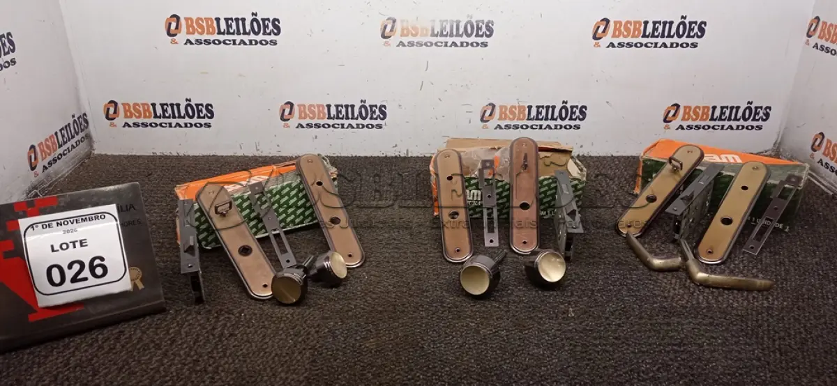 LOTE 026 - 03 FECHADURAS MARCA STAM. (NO ESTADO) ATENÇÃO! FAZER A VISITAÇÃO ANTES DE ARREMATAR, NÃO SABEMOS SE FUNCIONA, LEILÃO NÃO TEM GARANTIA E NEM DEVOLUÇÃO, SUJEITO A POSSÍVEIS AVARIAS VISÍVEIS/OCULTAS E/OU AUSÊNCIA DE COMPONENTES.