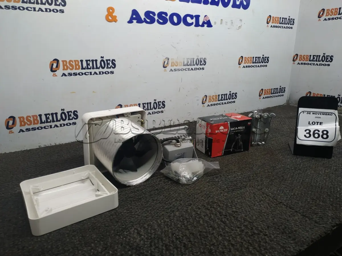 LOTE 368 - 01 RENOVADOR DE AR/EXAUSTOR PEQUENO MARCA VENTOKIT, 01 REFLETOR LED PEQUENO E 01 SACA POLIA MARCA WORKER. (NO ESTADO) ATENÇÃO! FAZER A VISITAÇÃO ANTES DE ARREMATAR, NÃO SABEMOS SE FUNCIONA, LEILÃO NÃO TEM GARANTIA E NEM DEVOLUÇÃO, SUJEITO A POSSÍVEIS AVARIAS VISÍVEIS/OCULTAS E/OU AUSÊNCIA DE COMPONENTES.
