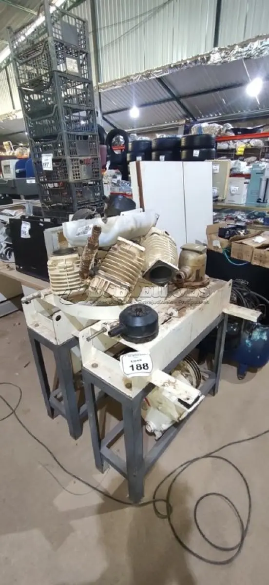 LOTE 188 - 01 COMPRESSOR DESMONTADO. (NO ESTADO) ATENÇÃO! FAZER A VISITAÇÃO ANTES DE ARREMATAR, NÃO SABEMOS SE FUNCIONA, LEILÃO NÃO TEM GARANTIA E NEM DEVOLUÇÃO, SUJEITO A POSSÍVEIS AVARIAS VISÍVEIS/OCULTAS E/OU AUSÊNCIA DE COMPONENTES.