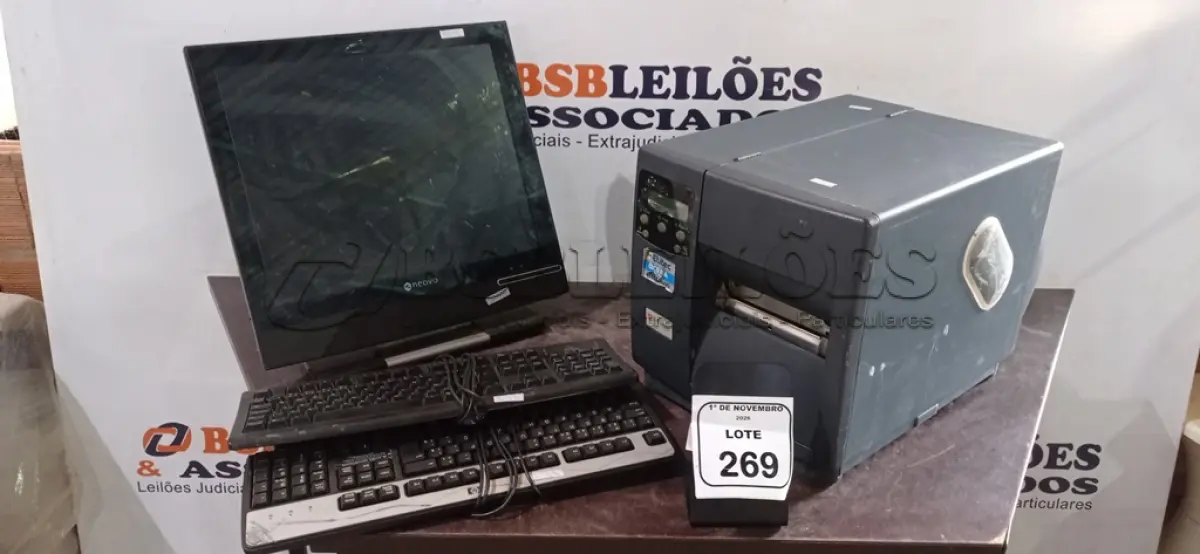 LOTE 269 - 01 IMPRESSORA DE ETIQUETAS MARCA DATAMAX, 01 MONITOR MARCA NEOVO E 02 TECLADOS DE PC. (NO ESTADO) ATENÇÃO! FAZER A VISITAÇÃO ANTES DE ARREMATAR, NÃO SABEMOS SE FUNCIONA, LEILÃO NÃO TEM GARANTIA E NEM DEVOLUÇÃO, SUJEITO A POSSÍVEIS AVARIAS VISÍVEIS/OCULTAS E/OU AUSÊNCIA DE COMPONENTES.