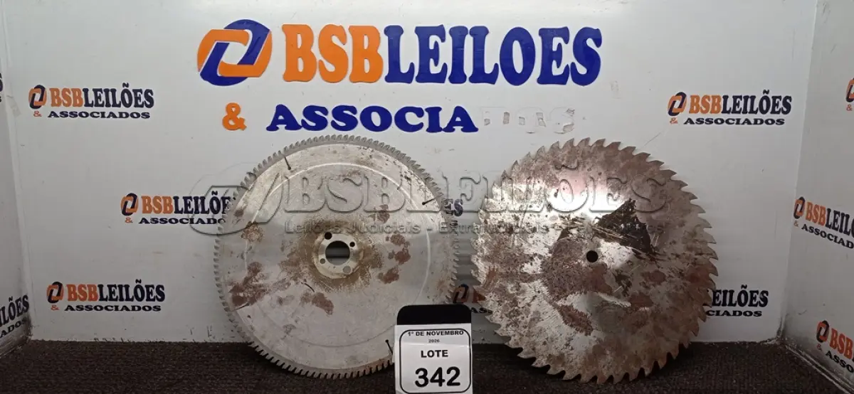 LOTE 342 - 02 SERRAS CIRCULARES DE FERRO. (NO ESTADO) ATENÇÃO! FAZER A VISITAÇÃO ANTES DE ARREMATAR, NÃO SABEMOS SE FUNCIONA, LEILÃO NÃO TEM GARANTIA E NEM DEVOLUÇÃO, SUJEITO A POSSÍVEIS AVARIAS VISÍVEIS/OCULTAS E/OU AUSÊNCIA DE COMPONENTES.