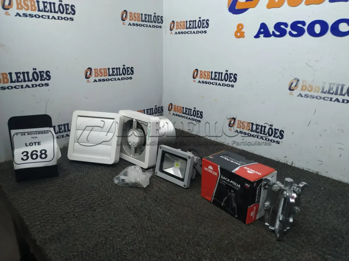 LOTE 368 - 01 RENOVADOR DE AR/EXAUSTOR PEQUENO MARCA VENTOKIT, 01 REFLETOR LED PEQUENO E 01 SACA POLIA MARCA WORKER. (NO ESTADO) ATENÇÃO! FAZER A VISITAÇÃO ANTES DE ARREMATAR, NÃO SABEMOS SE FUNCIONA, LEILÃO NÃO TEM GARANTIA E NEM DEVOLUÇÃO, SUJEITO A POSSÍVEIS AVARIAS VISÍVEIS/OCULTAS E/OU AUSÊNCIA DE COMPONENTES.