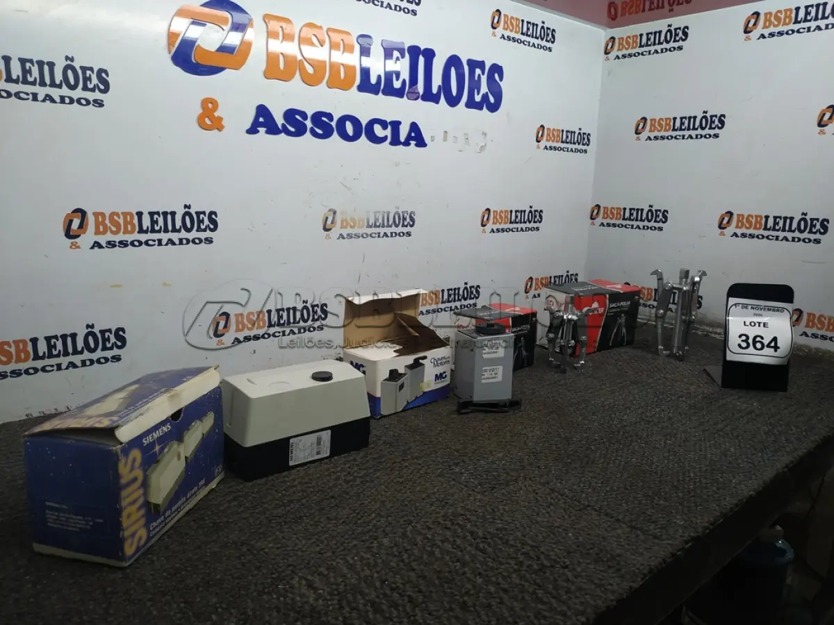 LOTE 364 - 02 SACAS POLIA, 01 CHAVE DE PARTIDA DIRETA 3R2 IP-35 E 01 CHAVE PARA MOTORES. (NO ESTADO) ATENÇÃO! FAZER A VISITAÇÃO ANTES DE ARREMATAR, NÃO SABEMOS SE FUNCIONA, LEILÃO NÃO TEM GARANTIA E NEM DEVOLUÇÃO, SUJEITO A POSSÍVEIS AVARIAS VISÍVEIS/OCULTAS E/OU AUSÊNCIA DE COMPONENTES.