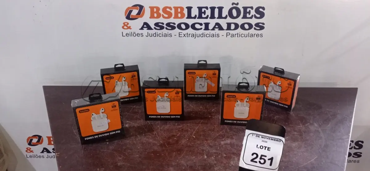 LOTE 251 - 06 PARES DE FONES DE OUVIDO SEM FIO MODELO BA-FON6693 MARCA BASIKE. (NO ESTADO) ATENÇÃO! FAZER A VISITAÇÃO ANTES DE ARREMATAR, NÃO SABEMOS SE FUNCIONA, LEILÃO NÃO TEM GARANTIA E NEM DEVOLUÇÃO, SUJEITO A POSSÍVEIS AVARIAS VISÍVEIS/OCULTAS E/OU AUSÊNCIA DE COMPONENTES.