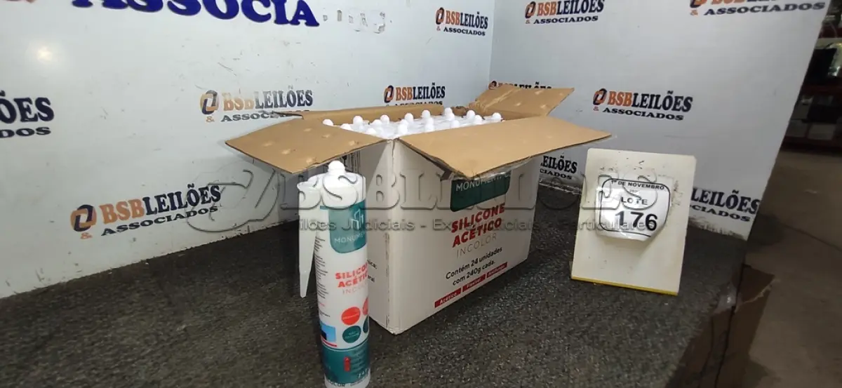 LOTE 176 - 24 UNIDADES DE SILICONE ACÉTICO INCOLOR DE 240G CADA MARCA MONUMENTAL. (NO ESTADO) ATENÇÃO! FAZER A VISITAÇÃO ANTES DE ARREMATAR, NÃO SABEMOS SE FUNCIONA, LEILÃO NÃO TEM GARANTIA E NEM DEVOLUÇÃO, SUJEITO A POSSÍVEIS AVARIAS VISÍVEIS/OCULTAS E/OU AUSÊNCIA DE COMPONENTES.