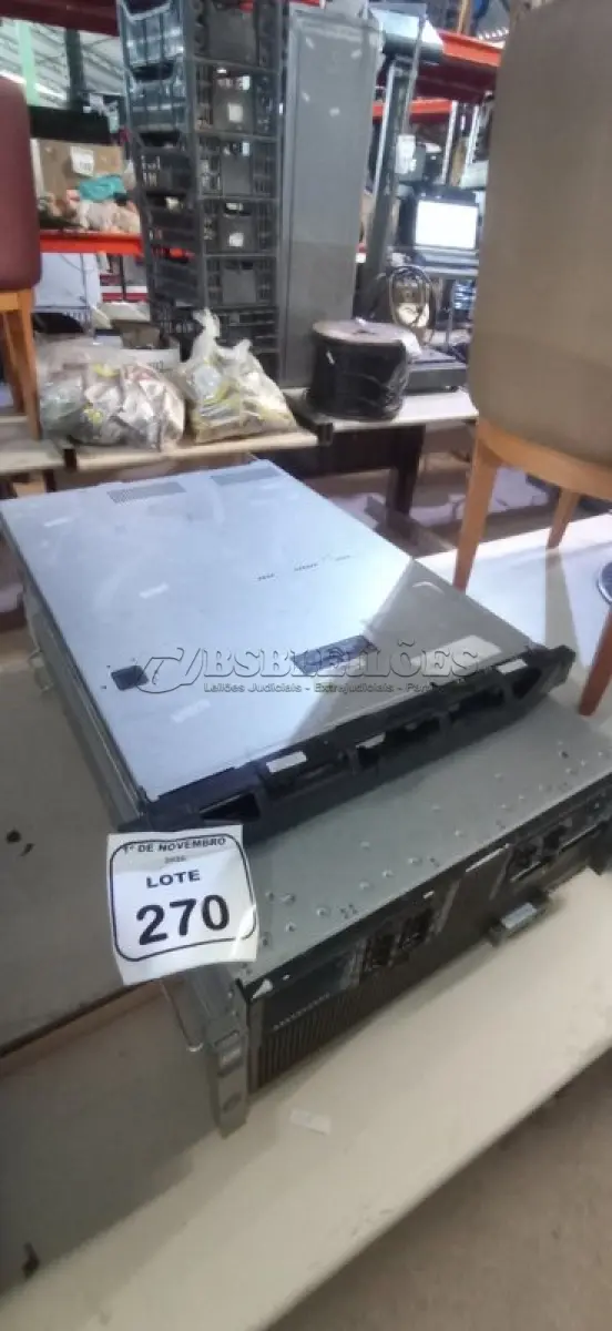 LOTE 270 - 02 SERVIDORES MODELOS C44110 E R910. (NO ESTADO) ATENÇÃO! FAZER A VISITAÇÃO ANTES DE ARREMATAR, NÃO SABEMOS SE FUNCIONA, LEILÃO NÃO TEM GARANTIA E NEM DEVOLUÇÃO, SUJEITO A POSSÍVEIS AVARIAS VISÍVEIS/OCULTAS E/OU AUSÊNCIA DE COMPONENTES.