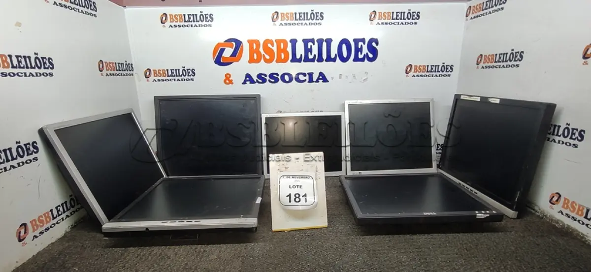 LOTE 181 - 07 MONITORES DE MARCAS E MODELOS DIVERSOS. (NO ESTADO) ATENÇÃO! FAZER A VISITAÇÃO ANTES DE ARREMATAR, NÃO SABEMOS SE FUNCIONA, LEILÃO NÃO TEM GARANTIA E NEM DEVOLUÇÃO, SUJEITO A POSSÍVEIS AVARIAS VISÍVEIS/OCULTAS E/OU AUSÊNCIA DE COMPONENTES.