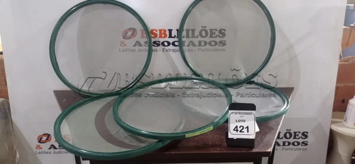 LOTE 421 - 05 PENEIRAS DE PEDREIRO. (NO ESTADO) ATENÇÃO! FAZER A VISITAÇÃO ANTES DE ARREMATAR, NÃO SABEMOS SE FUNCIONA, LEILÃO NÃO TEM GARANTIA E NEM DEVOLUÇÃO, SUJEITO A POSSÍVEIS AVARIAS VISÍVEIS/OCULTAS E/OU AUSÊNCIA DE COMPONENTES.