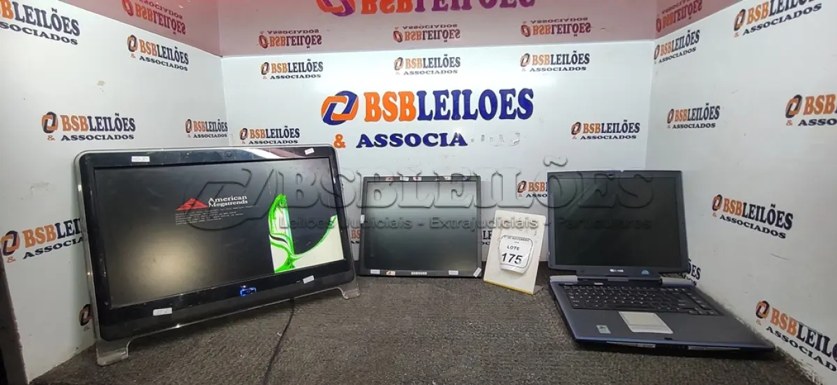 LOTE 175 - 01 COMPUTADOR ALL IN ONE MARCA ARQUIMEDES, 01 NOTEBOOK MARCA TOSHIBA E 01 MONITOR MARCA SAMSUNG. (NO ESTADO) ATENÇÃO! FAZER A VISITAÇÃO ANTES DE ARREMATAR, NÃO SABEMOS SE FUNCIONA, LEILÃO NÃO TEM GARANTIA E NEM DEVOLUÇÃO, SUJEITO A POSSÍVEIS AVARIAS VISÍVEIS/OCULTAS E/OU AUSÊNCIA DE COMPONENTES.