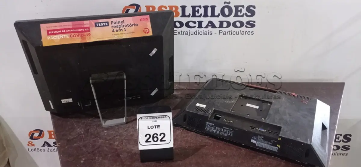 LOTE 262 - 02 COMPUTADORES ALL IN ONE SÉRIE THINKCARE MARCA LENOVO. (NO ESTADO) ATENÇÃO! FAZER A VISITAÇÃO ANTES DE ARREMATAR, NÃO SABEMOS SE FUNCIONA, LEILÃO NÃO TEM GARANTIA E NEM DEVOLUÇÃO, SUJEITO A POSSÍVEIS AVARIAS VISÍVEIS/OCULTAS E/OU AUSÊNCIA DE COMPONENTES.
